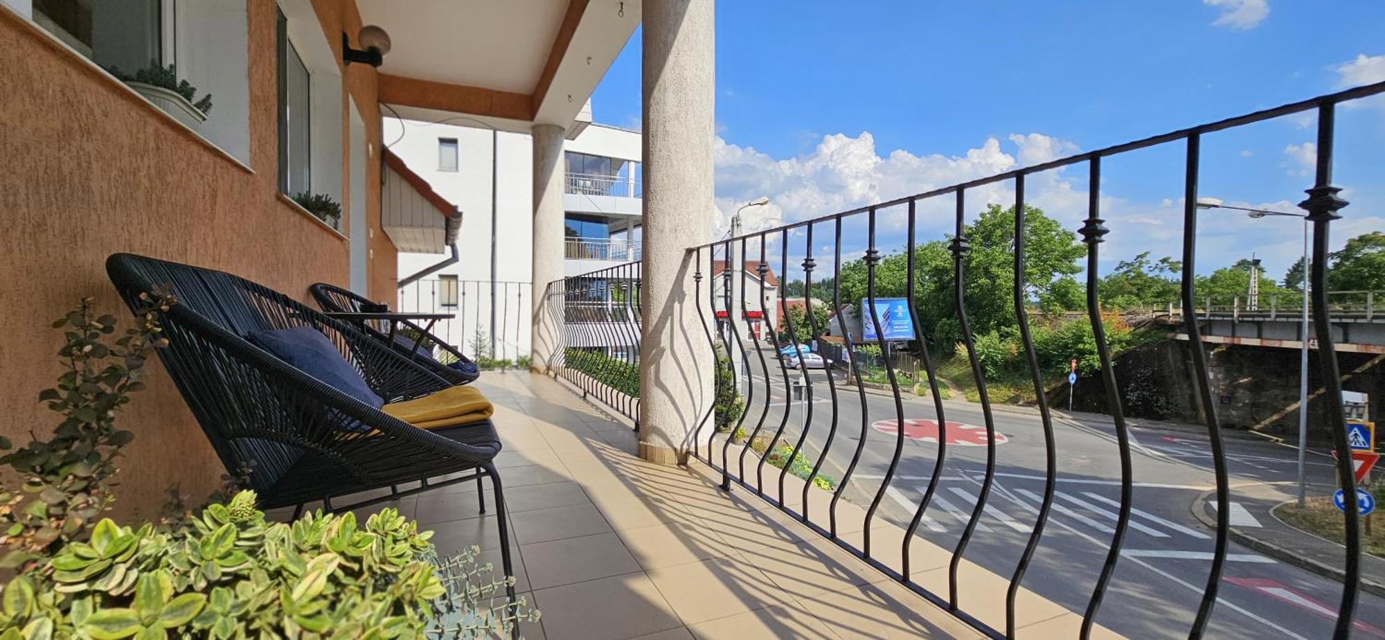 Hillside Hotel Oradea Luaran gambar